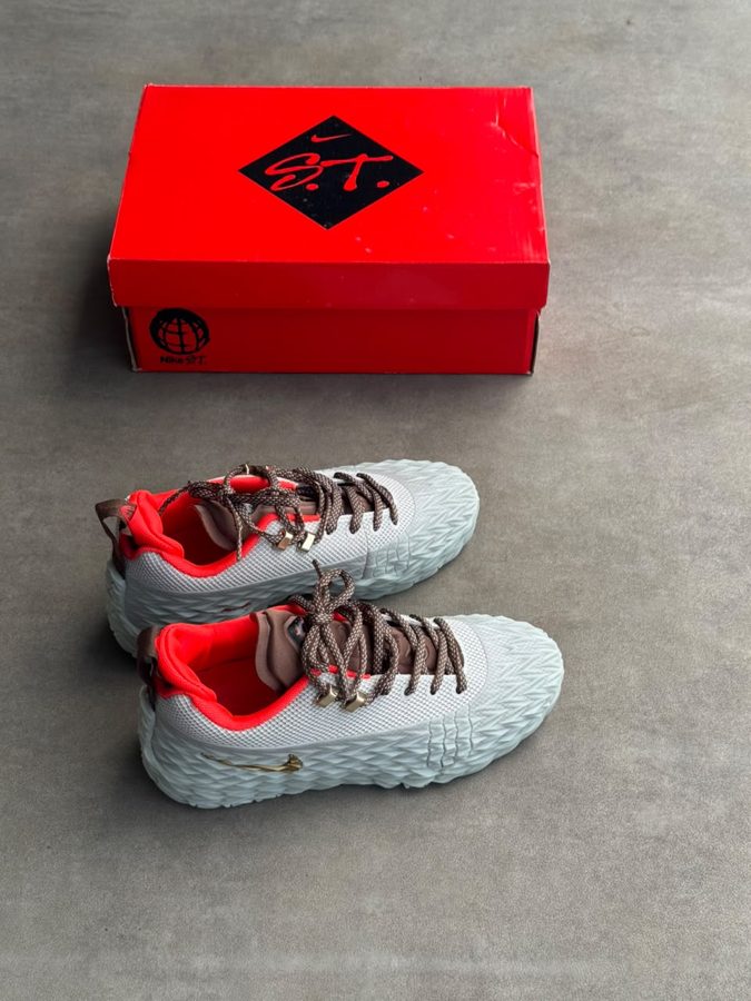 Nike ST Charge Blanc Rouge Marron